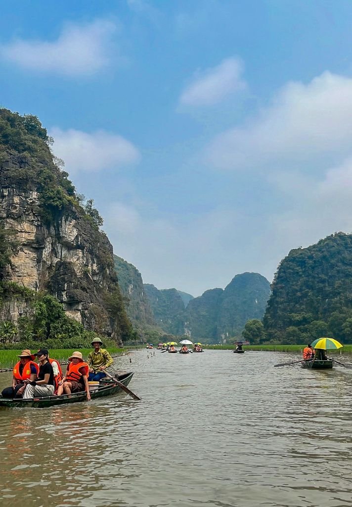 ninh-binh-boating Nihn Binh Boat Riding in Tam Coc River