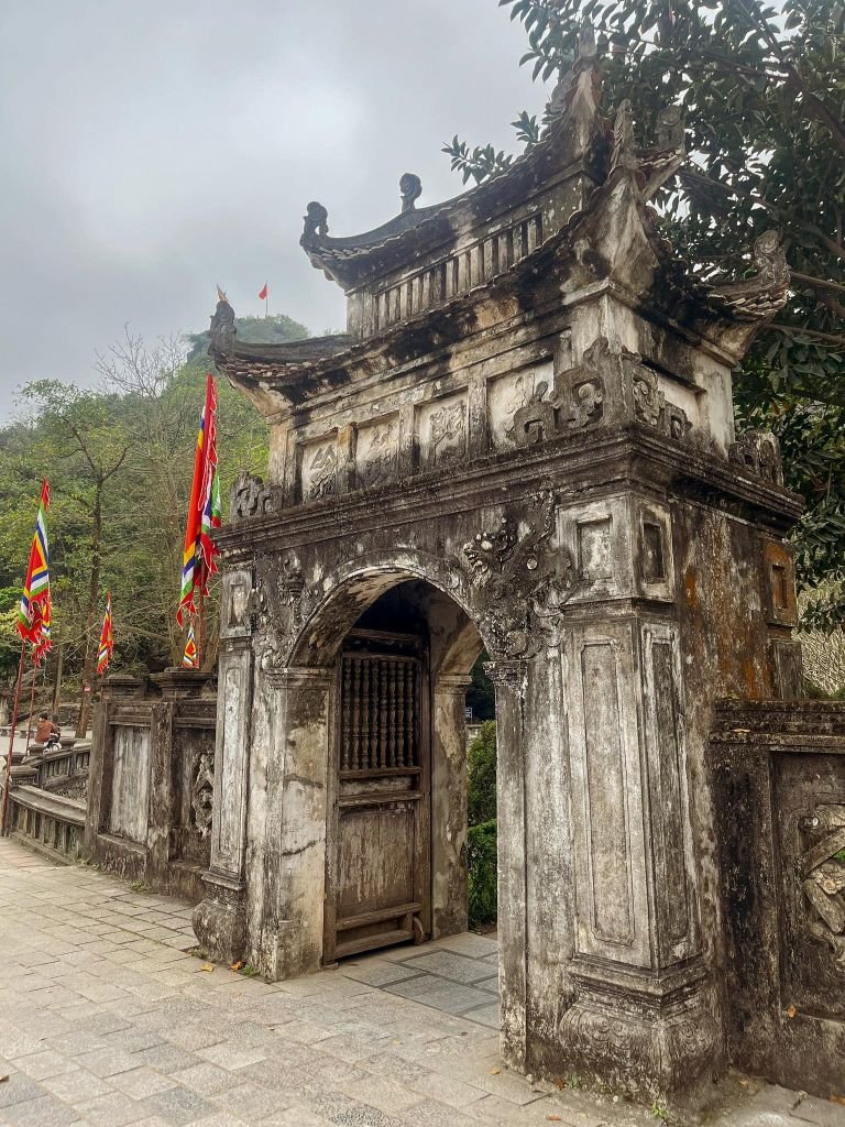 ninh-binh-hoa-lu-another-entrance Ninh Binh Hoa Lu Capital Doorway