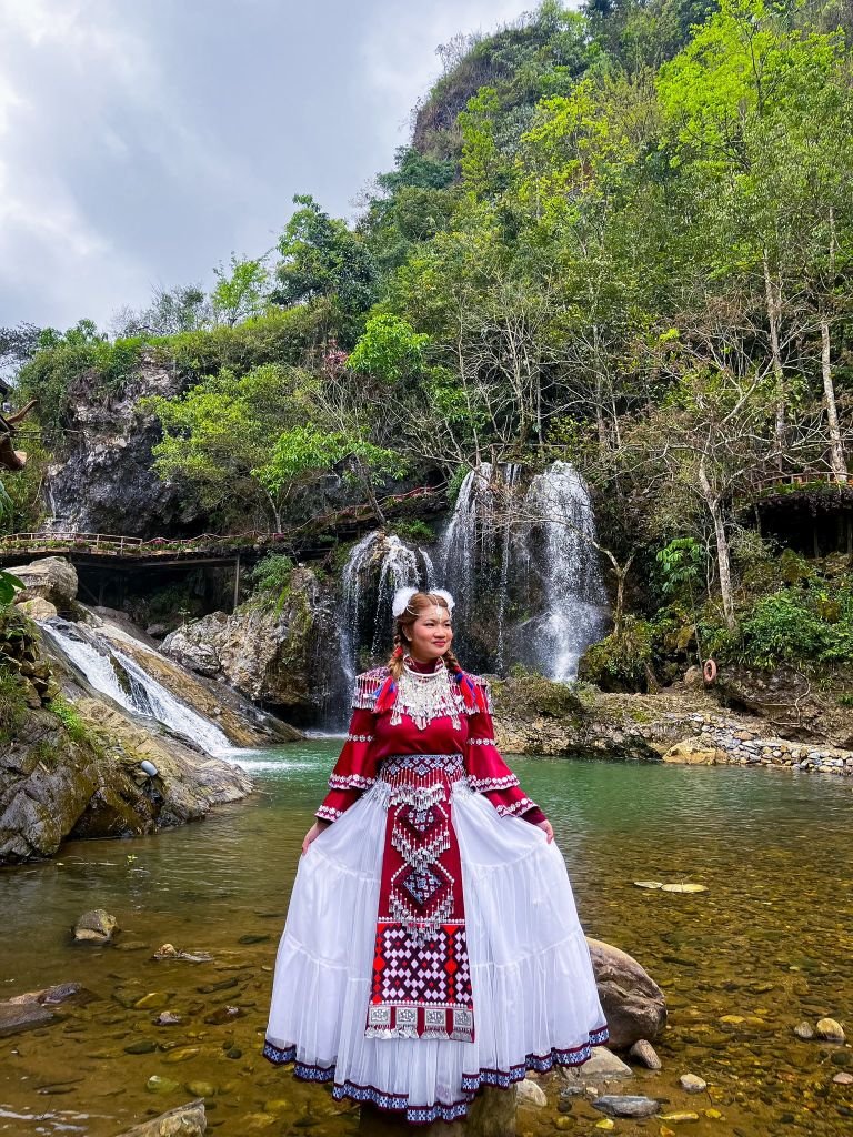 cat-cat-village-1 Cat Cat Village Sapa - Ethnic Costume Women