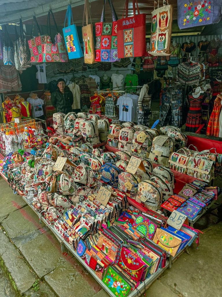 cat-cat-village-3 Cat Cat Village Sapa - Souvenir Shop