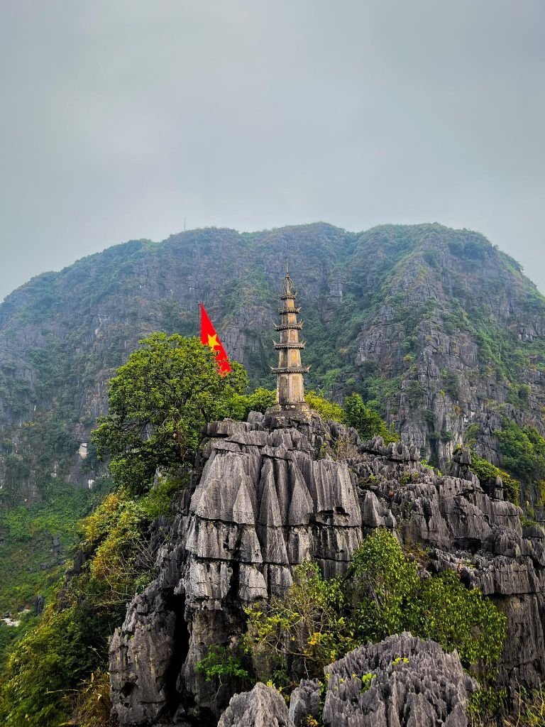 ninh-binh-hang-mua-pagoda Ninh Binh Hang Mua Pagoda