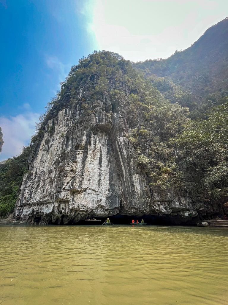 ninh-binh-tam-coc-cave3 Ninh Binh Tam Coc River Approaching the Cave 3