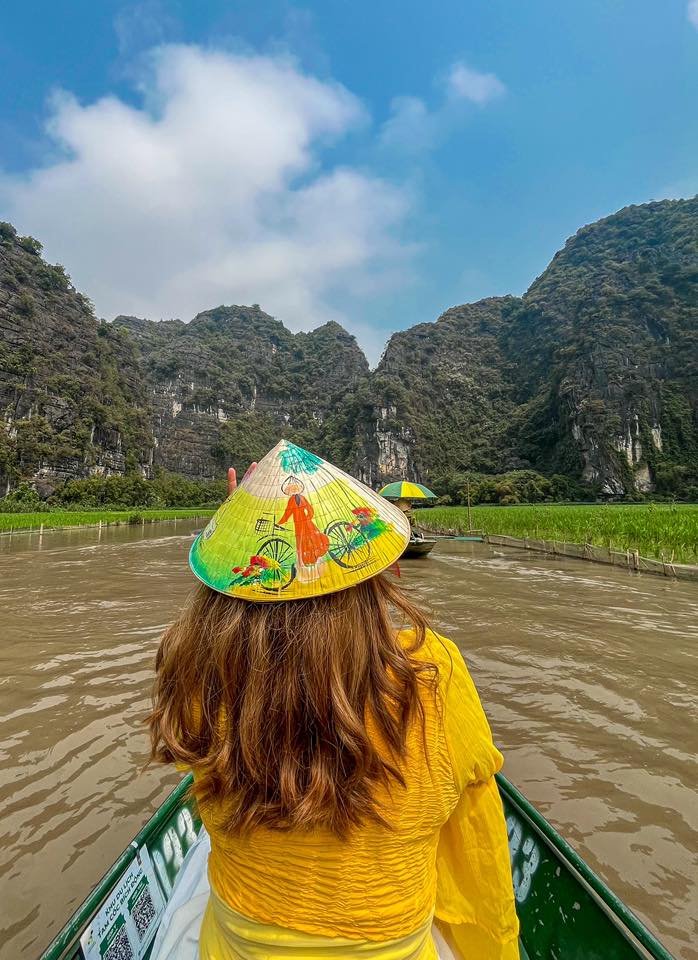 ninh-binh-tam-coc-rice-hat Ninh Binh Tam Coc River Rice Hat