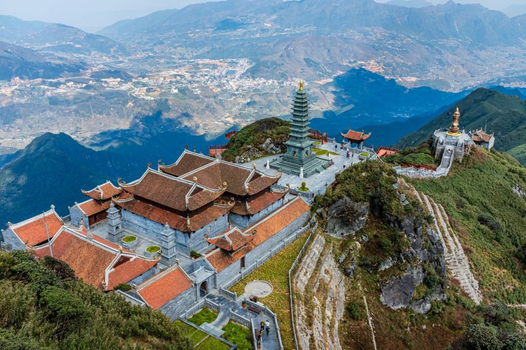 sapa_fansipan_view Sapa City Fansipan Mountain View