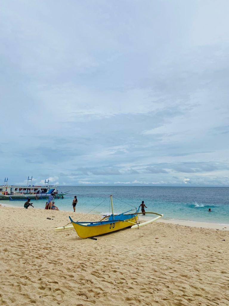 Puka Beach - Beach and Boat