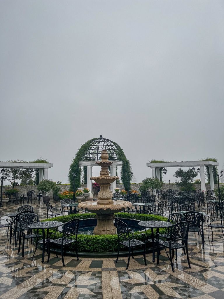 Silk Path Grand Sapa Hotel - Outside View 9